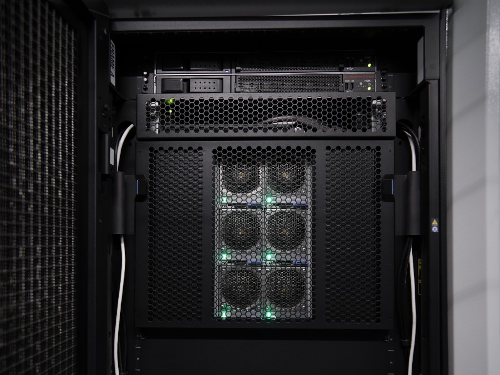 Phoeniqs Cloud On-Prem hardware|512